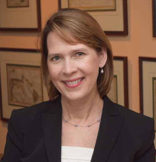 Anne Becker Headshot.